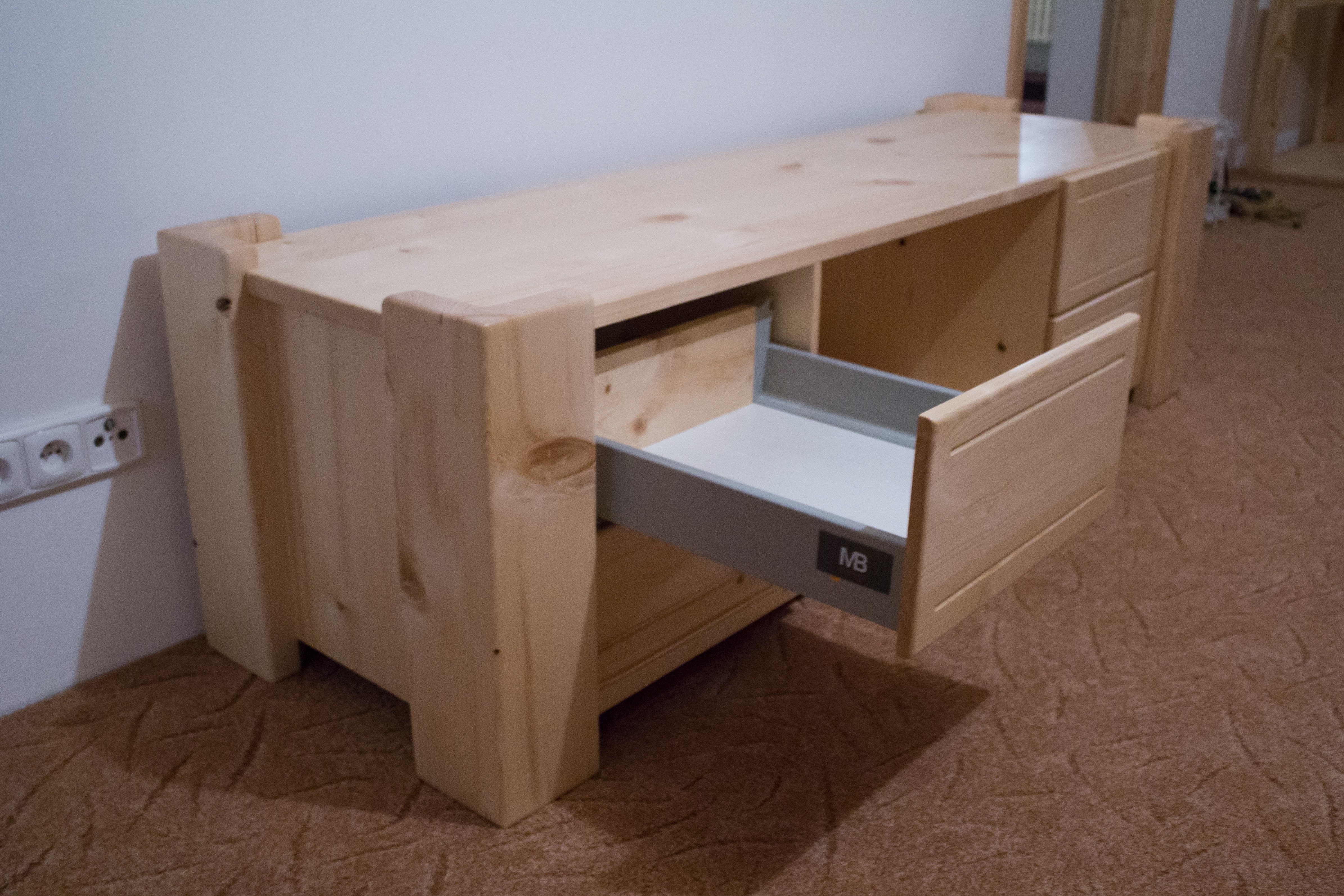 Renovace antického nábytku – retro a starožitné kusy opravené v dílně Svoboda Strmilov